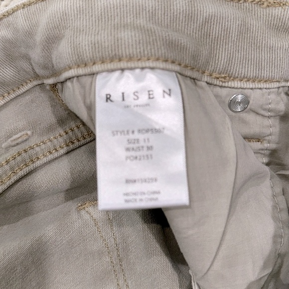 Risen Jeans size 11/30 raw hem high rise - Picture 7 of 8